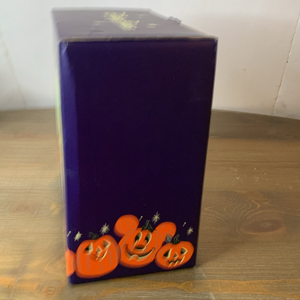 Disney Parks Mickey and Minnie Mouse 2018 Halloween Countdown Calendar - Picture 6 of 12